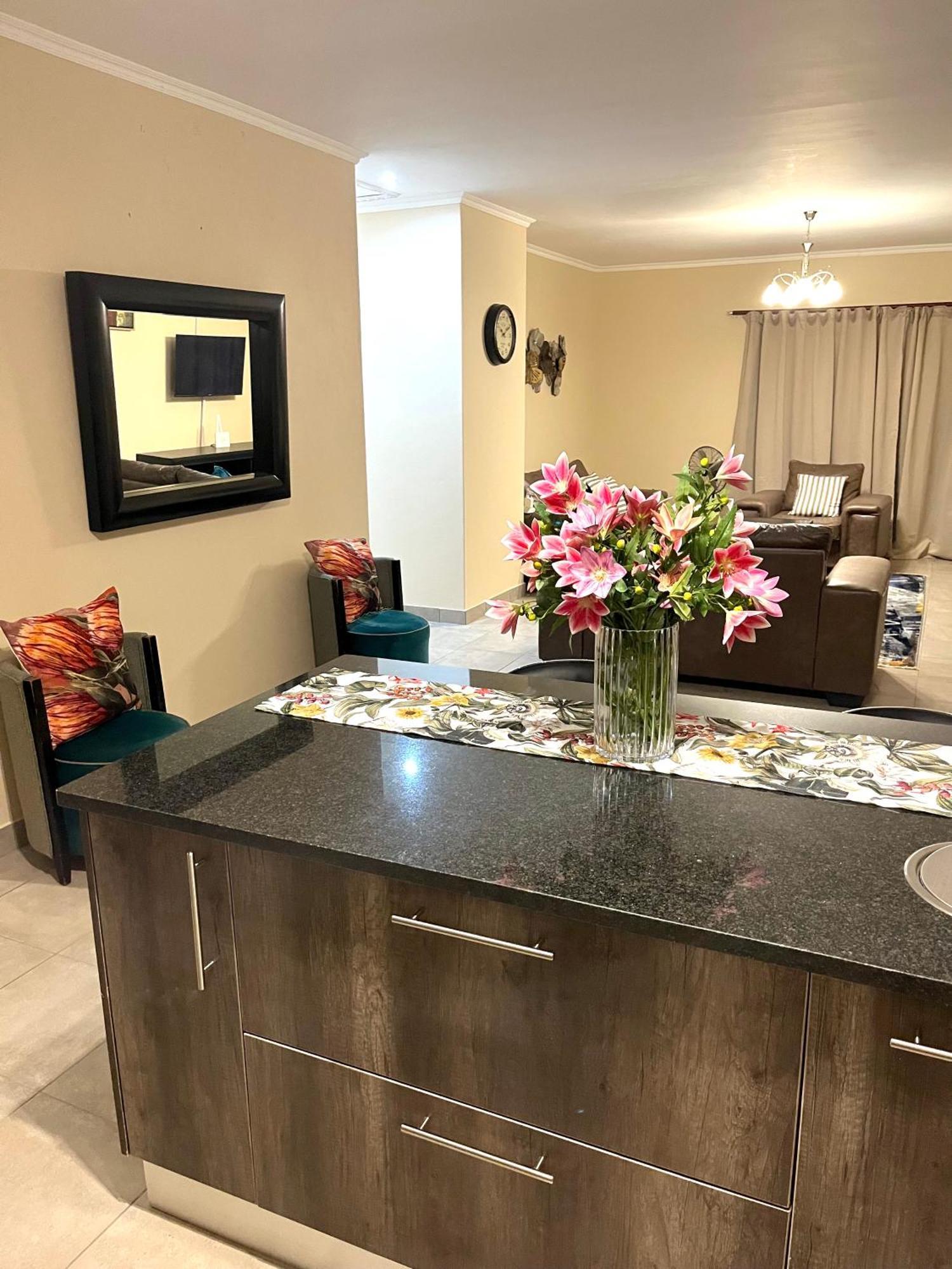 Rehoboth Ezulwini Suites Lobamba Bagian luar foto
