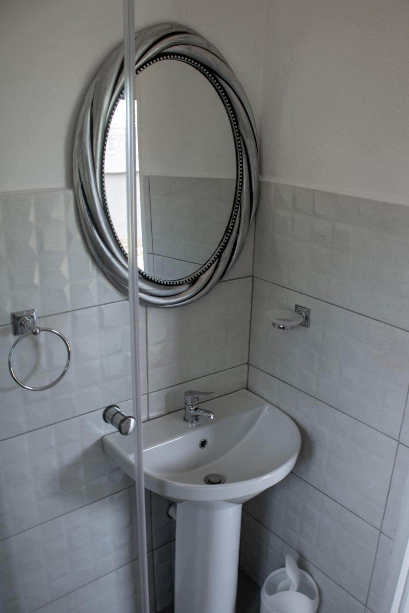Rehoboth Ezulwini Suites Lobamba Bagian luar foto